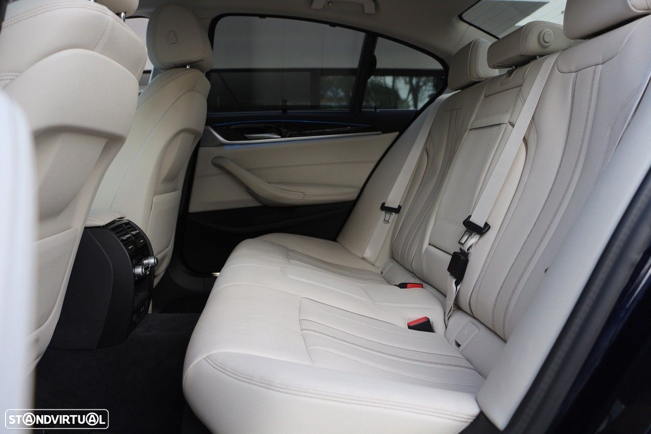 BMW 530 e Line Luxury - 17