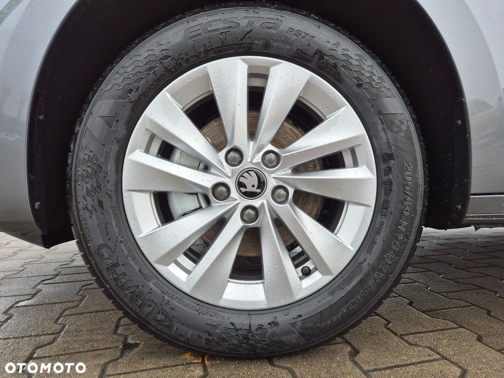 Skoda Octavia 2.0 TDI Drive Essence DSG - 9