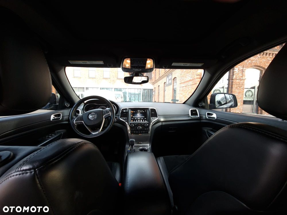 Jeep Grand Cherokee - 16