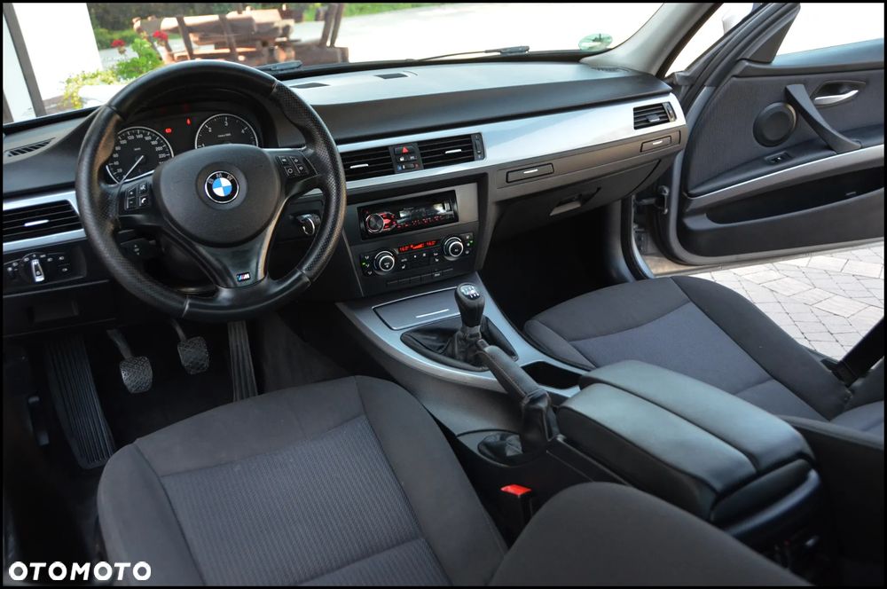 BMW Seria 3 318d - 31