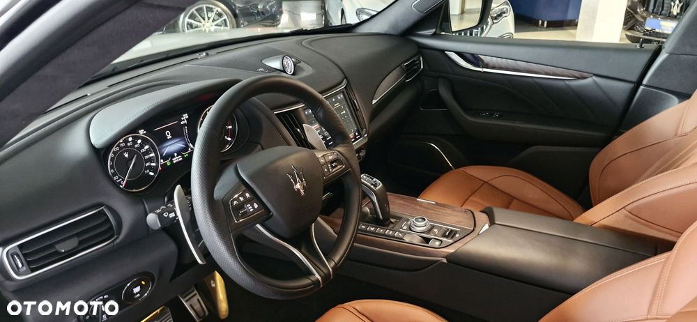 Maserati Levante - 13