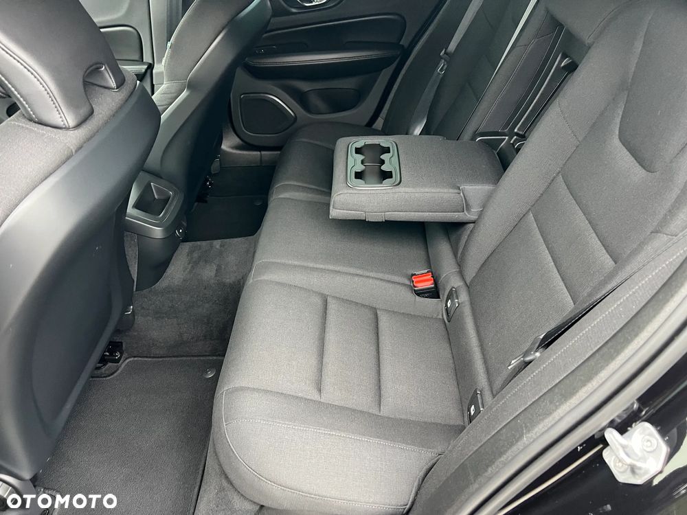 Volvo V60 B4 D Geartronic Momentum Pro - 24