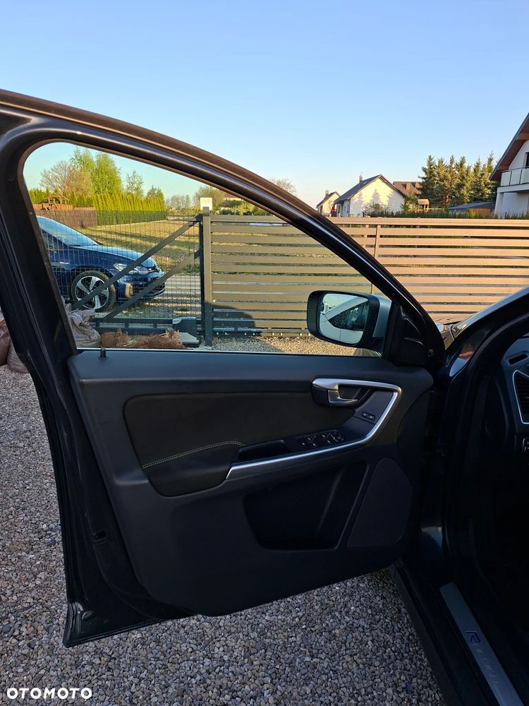 Volvo XC 60 D4 Geartronic RDesign - 24