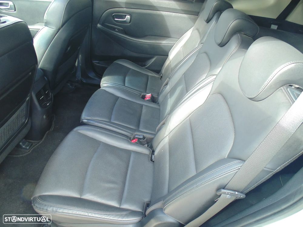 Kia Carens 1.7 CRDi ISG TX - 27