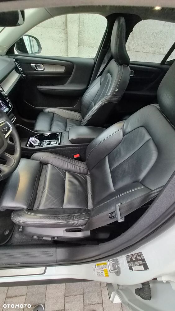Volvo XC 40 - 25
