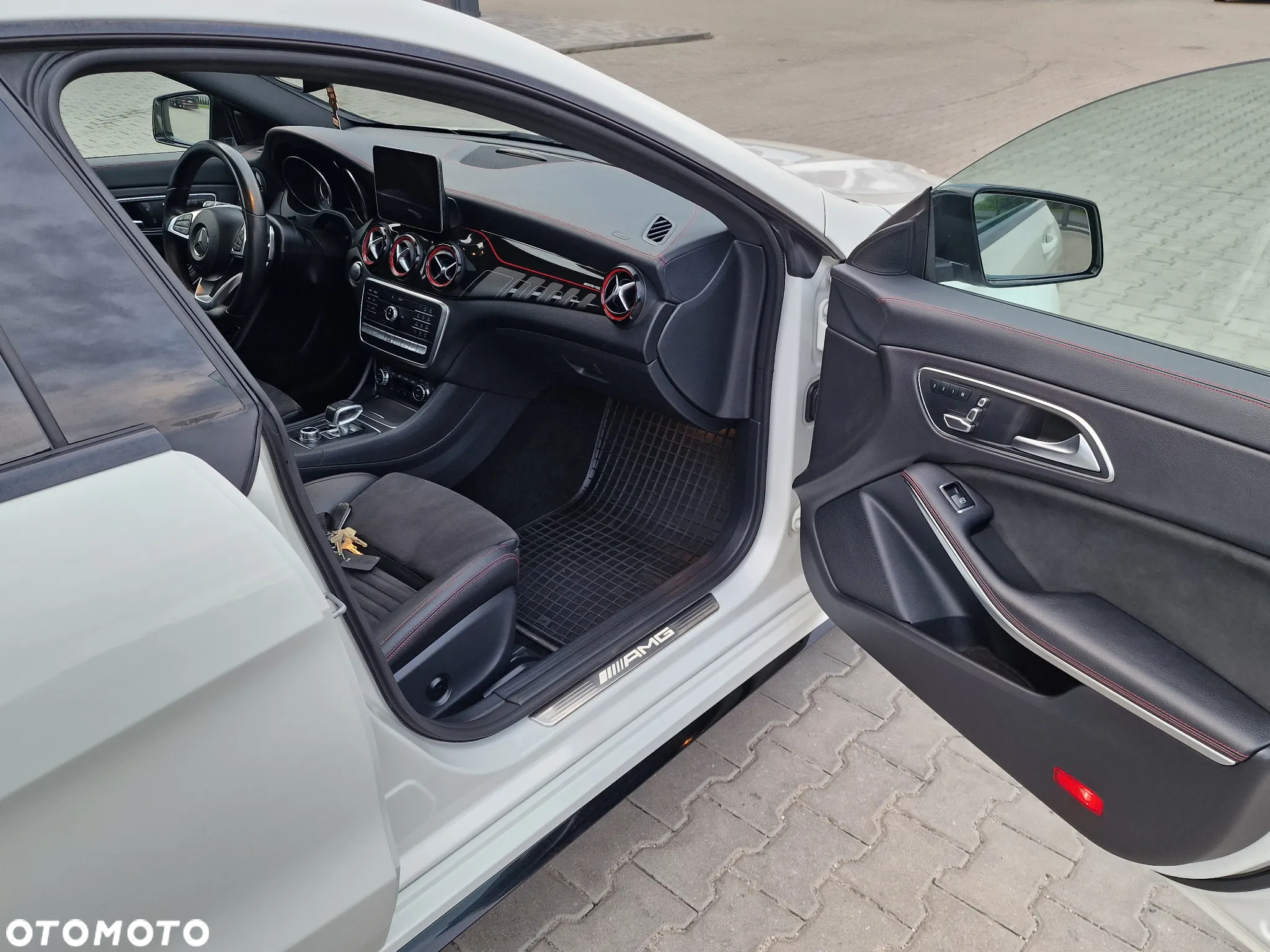 Mercedes-Benz CLA AMG 45 4-Matic - 11