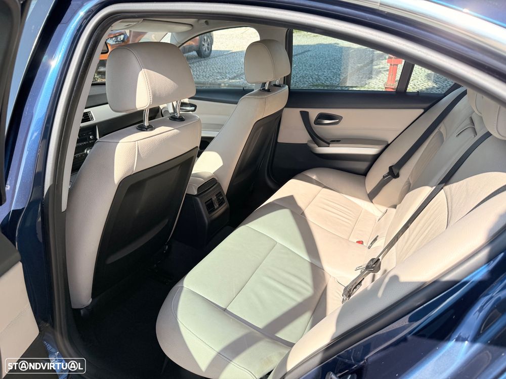 BMW 320 d Line Sport - 28