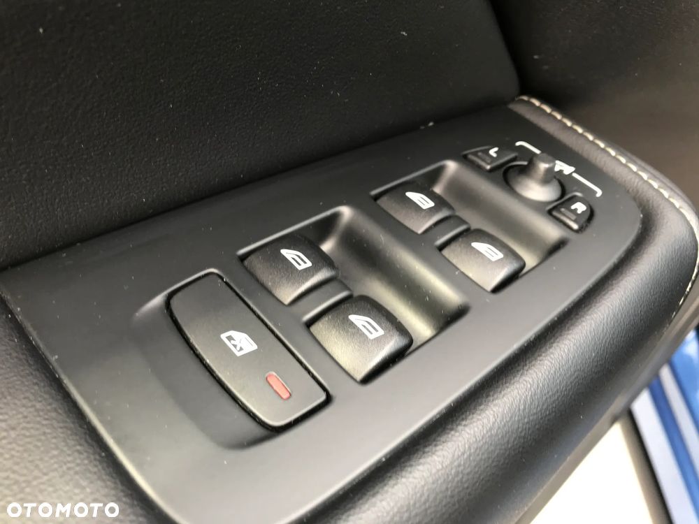 Volvo XC 60 T4 R-Design - 39