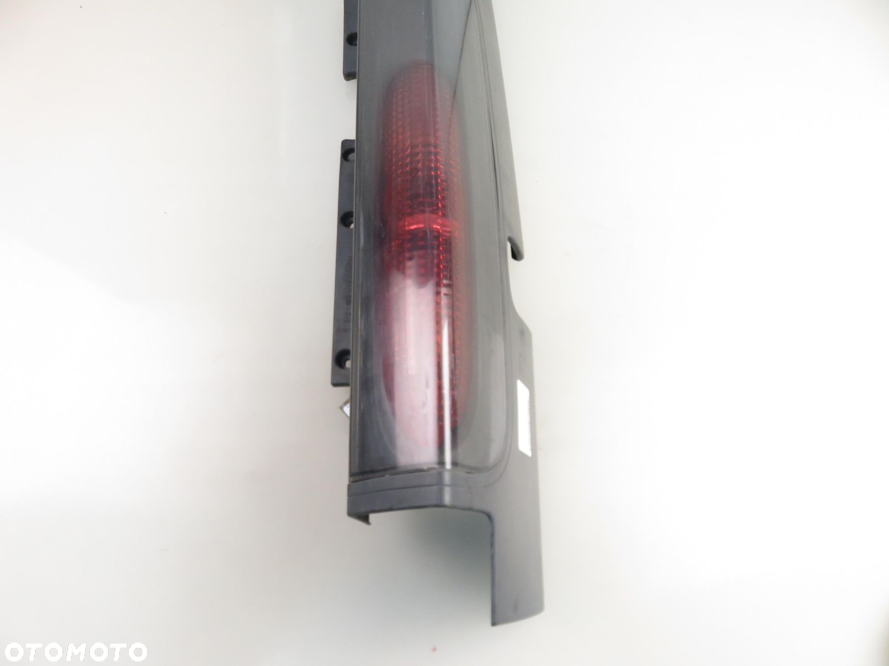 LAMPA PRAWA TYLNA OPEL VIVARO A (01-06-14) - 13