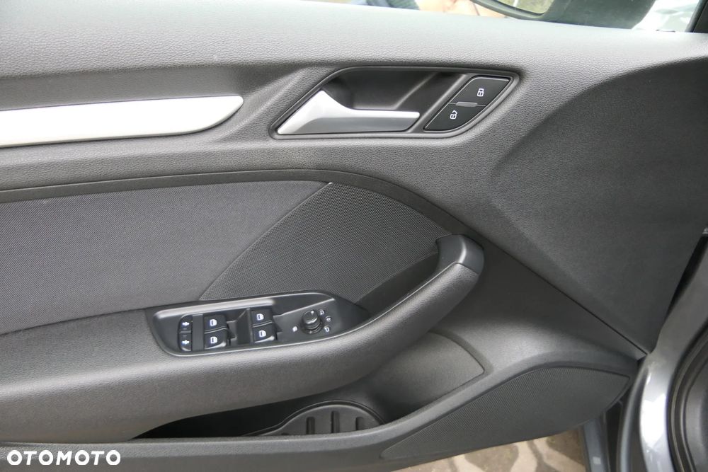 Audi A3 Sportback 1.4 TFSI S tronic Ambiente - 33