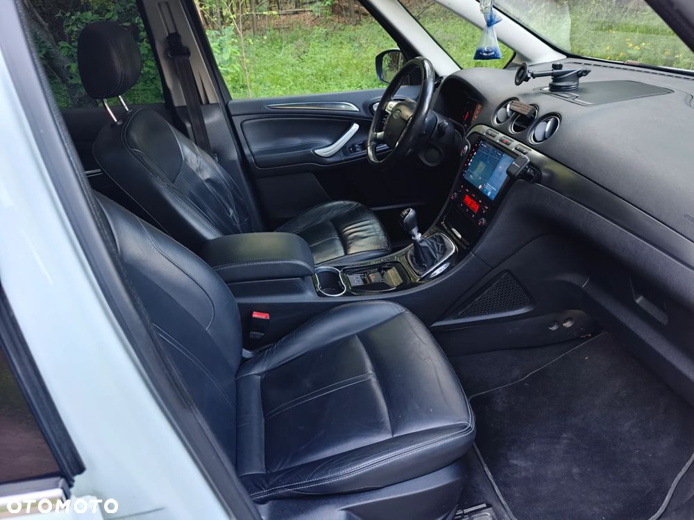 Ford Galaxy 2.0 TDCi Ghia - 19