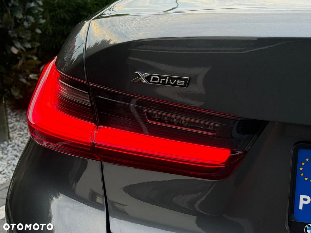 BMW Seria 3 330e xDrive - 8