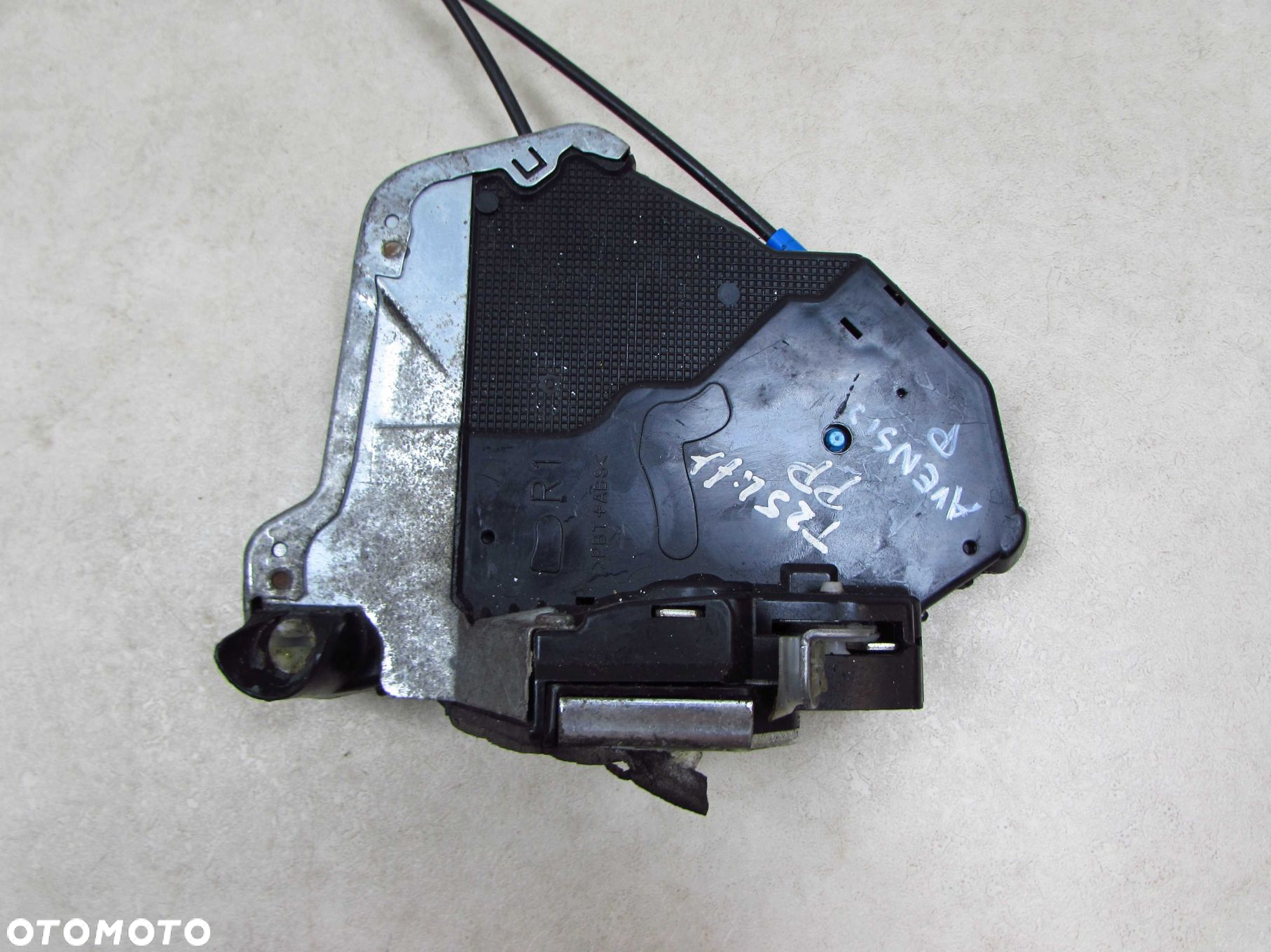 TOYOTA AVENSIS T25 03-08 ZAMEK DRZWI PRZOD PRAWY 4 PIN - 2