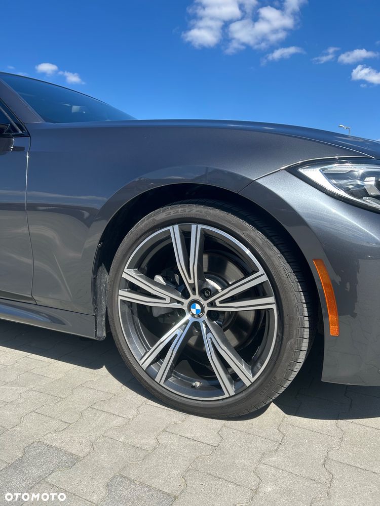 BMW Seria 3 330i M Sport - 4