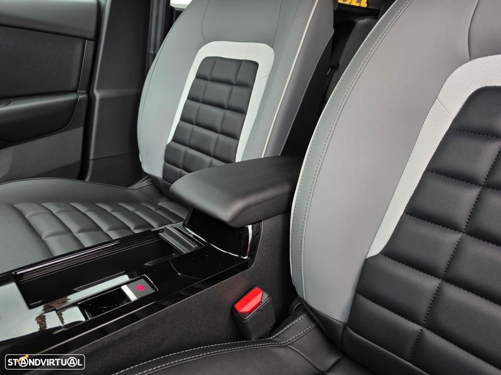 Citroën C4 1.2 PureTech Shine EAT8 - 8