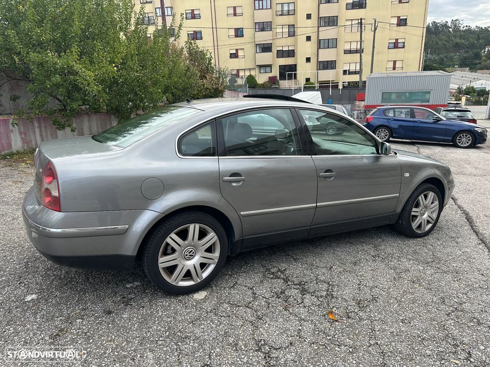 VW Passat 1.9 TDi Highline - 10