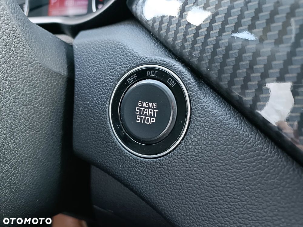 Kia Carens 2.0 GDI L - 22