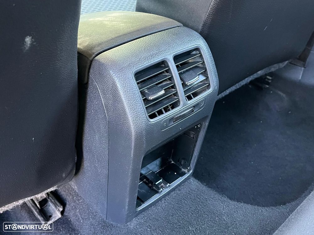 VW Golf 1.6 TDi DPF Style - 25