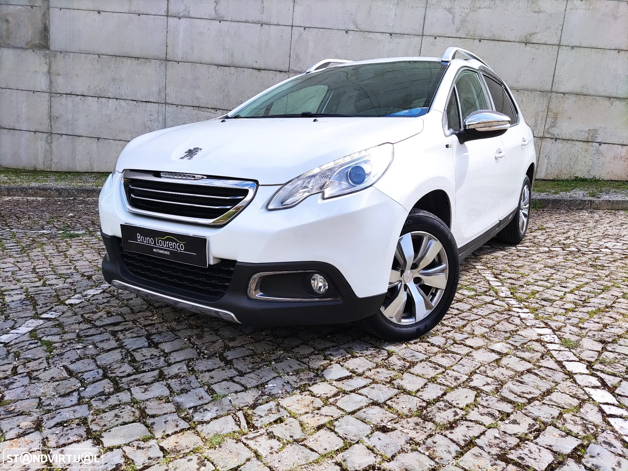 Peugeot 2008 1.6 BlueHDi Style - 3