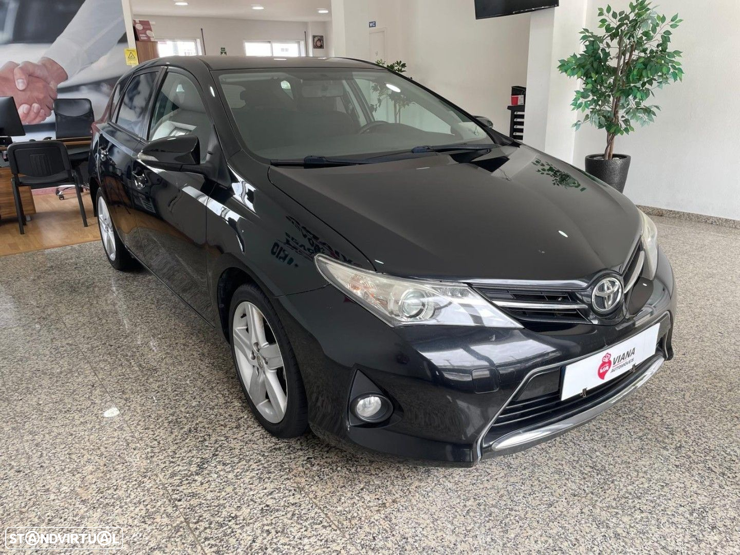 Toyota Auris 1.4 D-4D Exclusive+P.Sport - 3