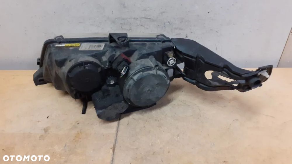 SAAB 9-5 XENON LAMPA przód przednia prawa - 2