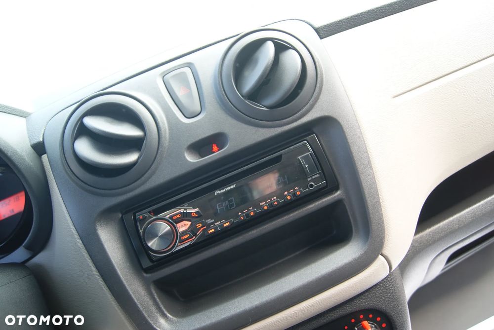 Dacia Lodgy 1.6 SCe Access S&S - 29