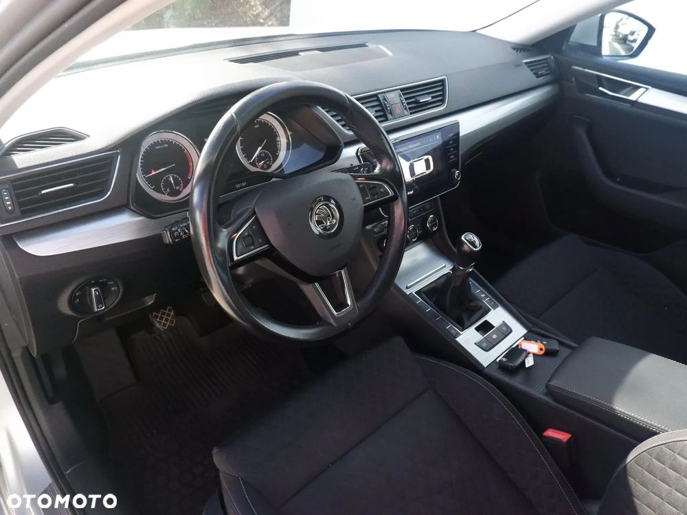 Skoda Superb 1.5 TSI ACT Ambition - 14