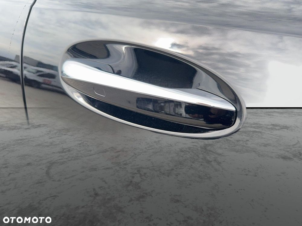 Mercedes-Benz GLB 200 AMG Line 7G-DCT - 24