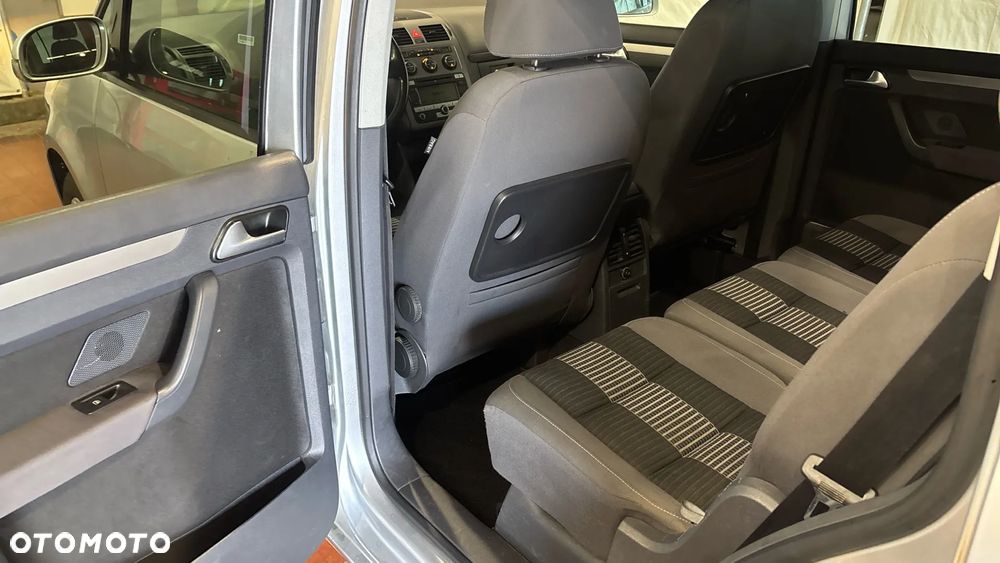 Volkswagen Touran 1.9 TDI Conceptline - 6