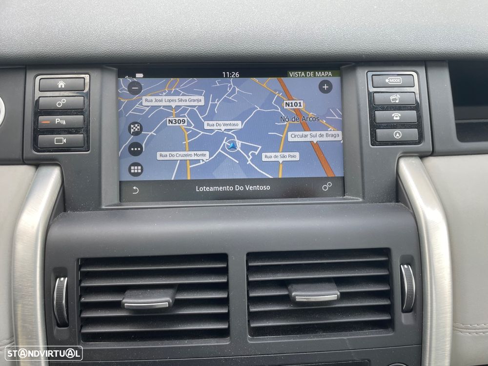 Land Rover Discovery Sport 2.0 TD4 HSE Luxury - 31