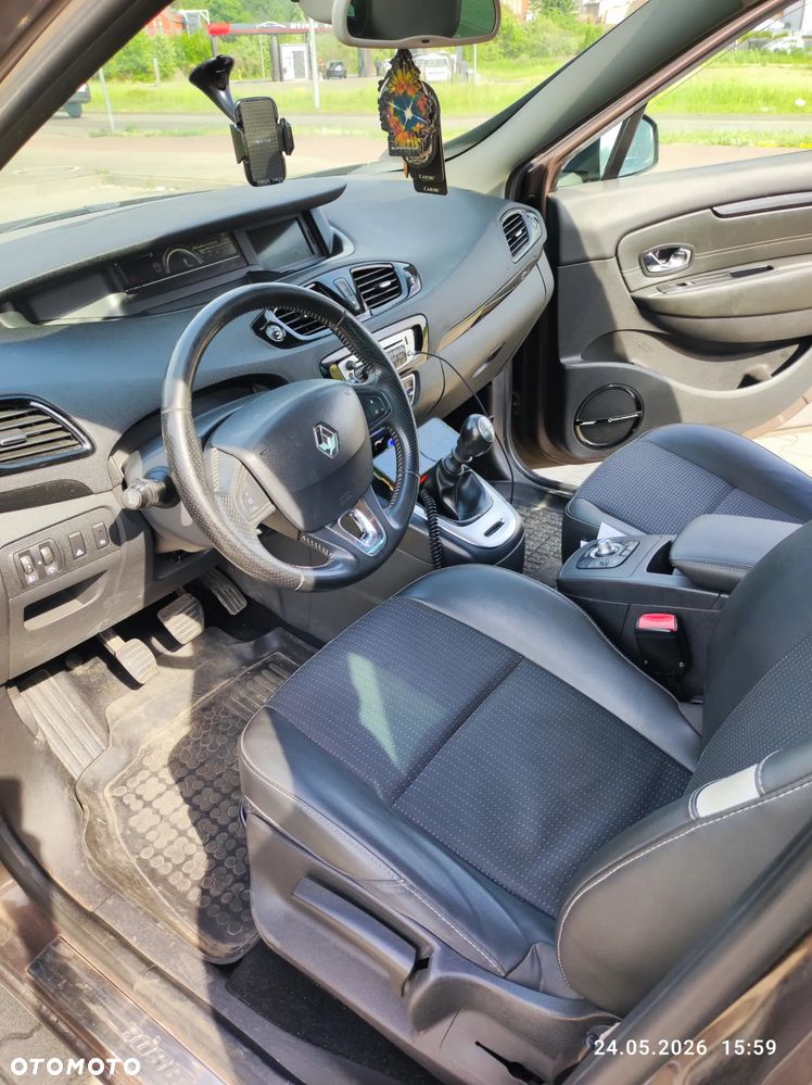 Renault Scenic dCi 110 Paris - 6