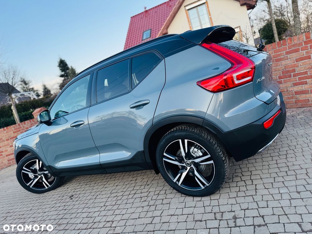 Volvo XC 40 D4 AWD Geartronic R-Design - 37