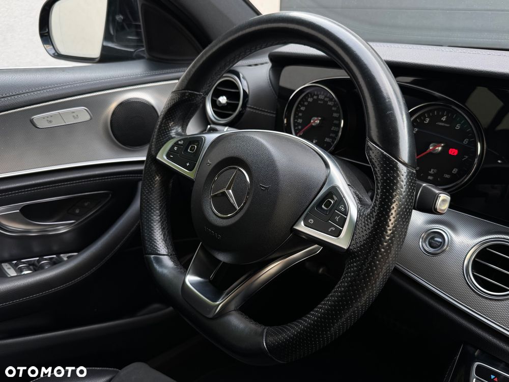 Mercedes-Benz Klasa E 200 9G-TRONIC AMG Line - 22