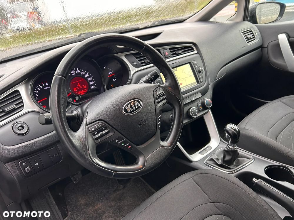 Kia Ceed 1.6 GDI Dream-Team Edition - 11