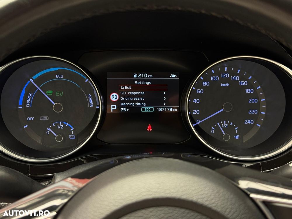 Kia XCeed - 12