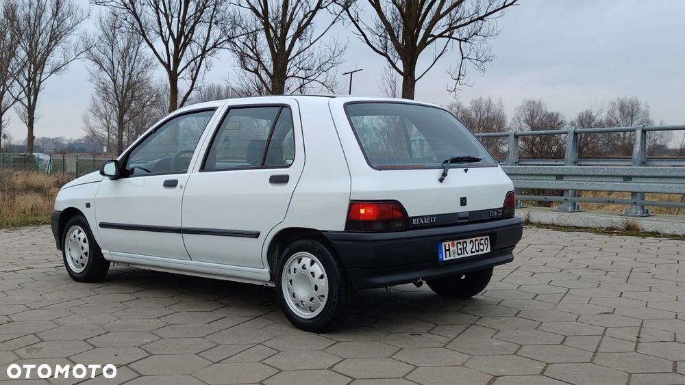 Renault Clio - 6
