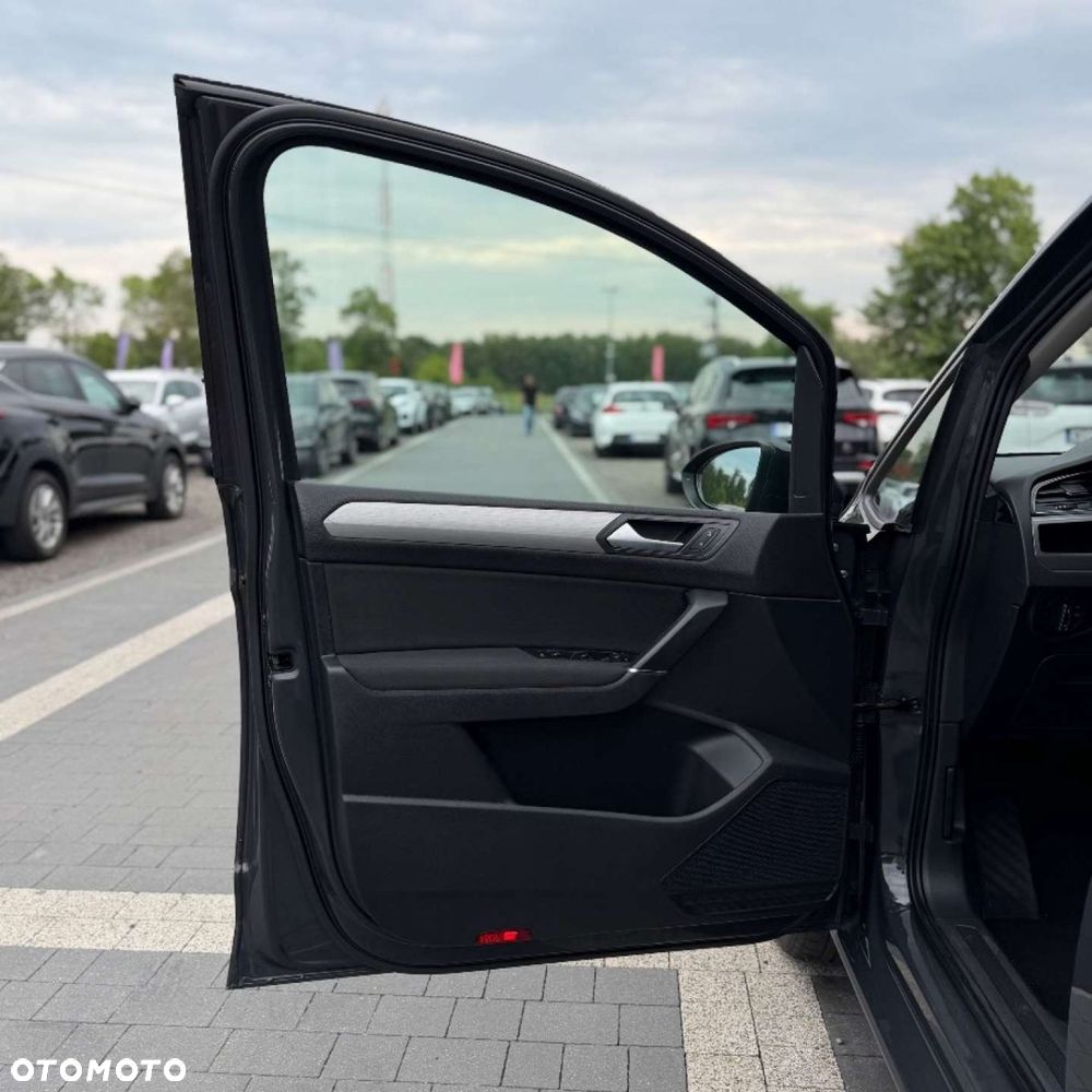 Volkswagen Touran - 13