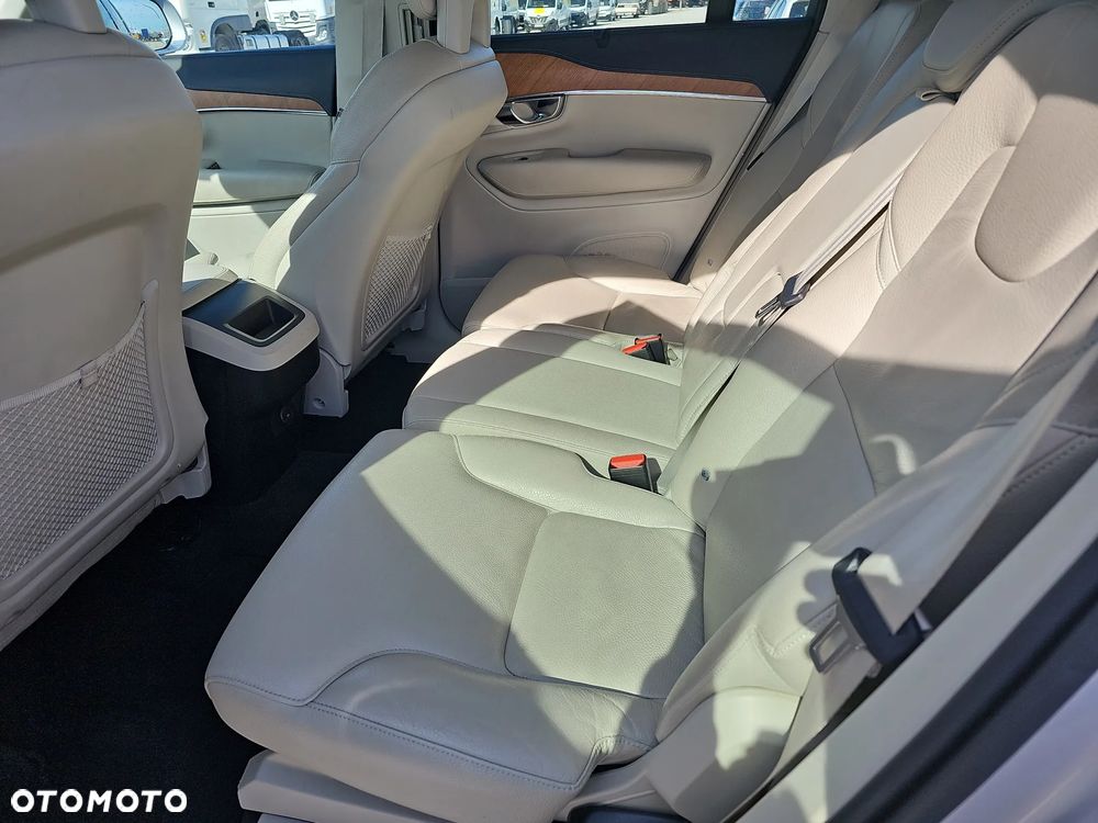 Volvo XC 90 B5 D AWD Inscription - 25