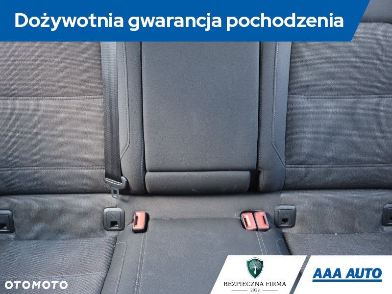 Volkswagen Passat - 11