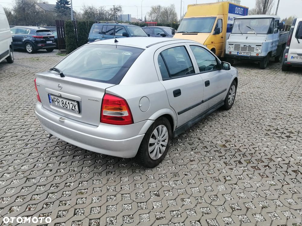 Opel Astra 1.2 Start - 4