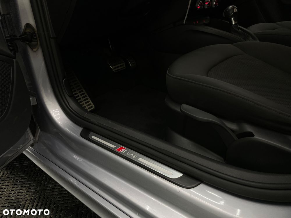 Audi A1 Sportback 1.6 TDI S tronic S line edition - 19