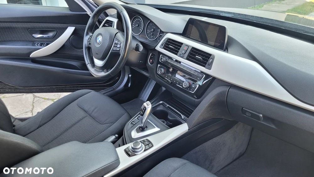 BMW 3GT 320i xDrive - 12