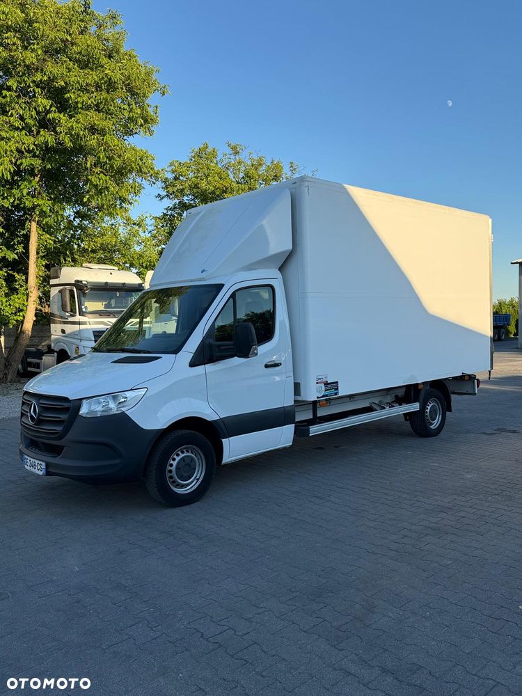 Mercedes-Benz Sprinter - 2