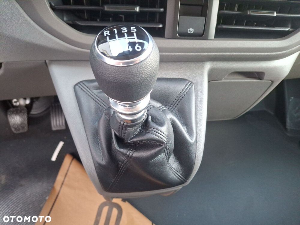 Volkswagen Transporter Furgon 2.0 TDI 150 KM manual - 26
