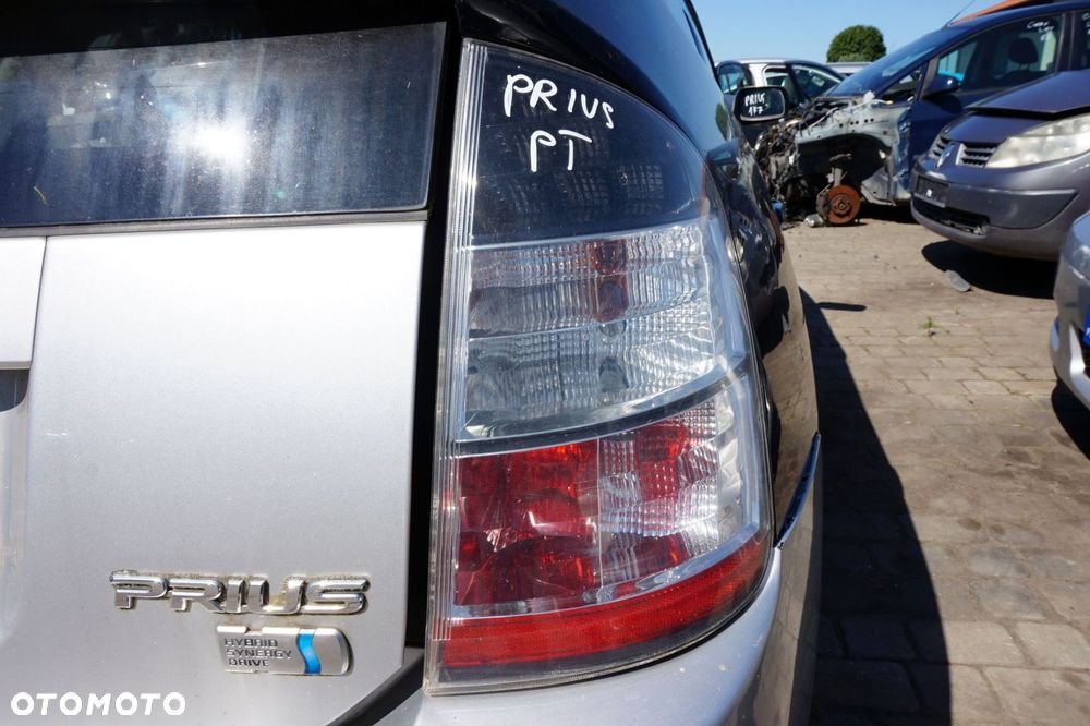 LAMPA TYLNA PRAWA PRIUS II XW20 81551-47061 TOYOTA 2004-2009 - 2