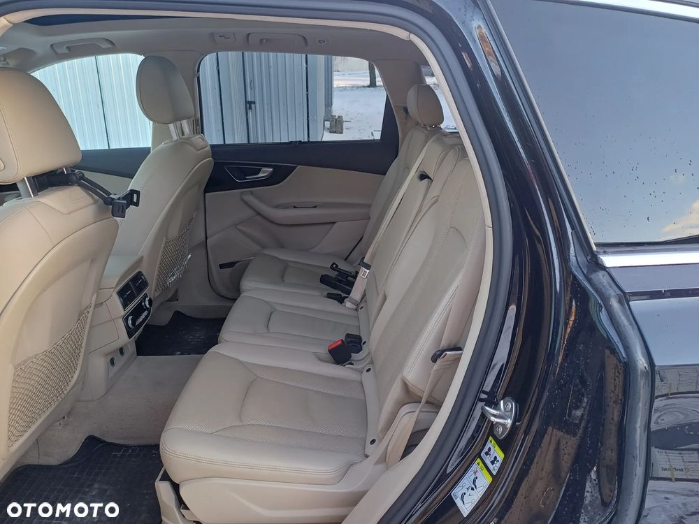 Audi Q7 - 12