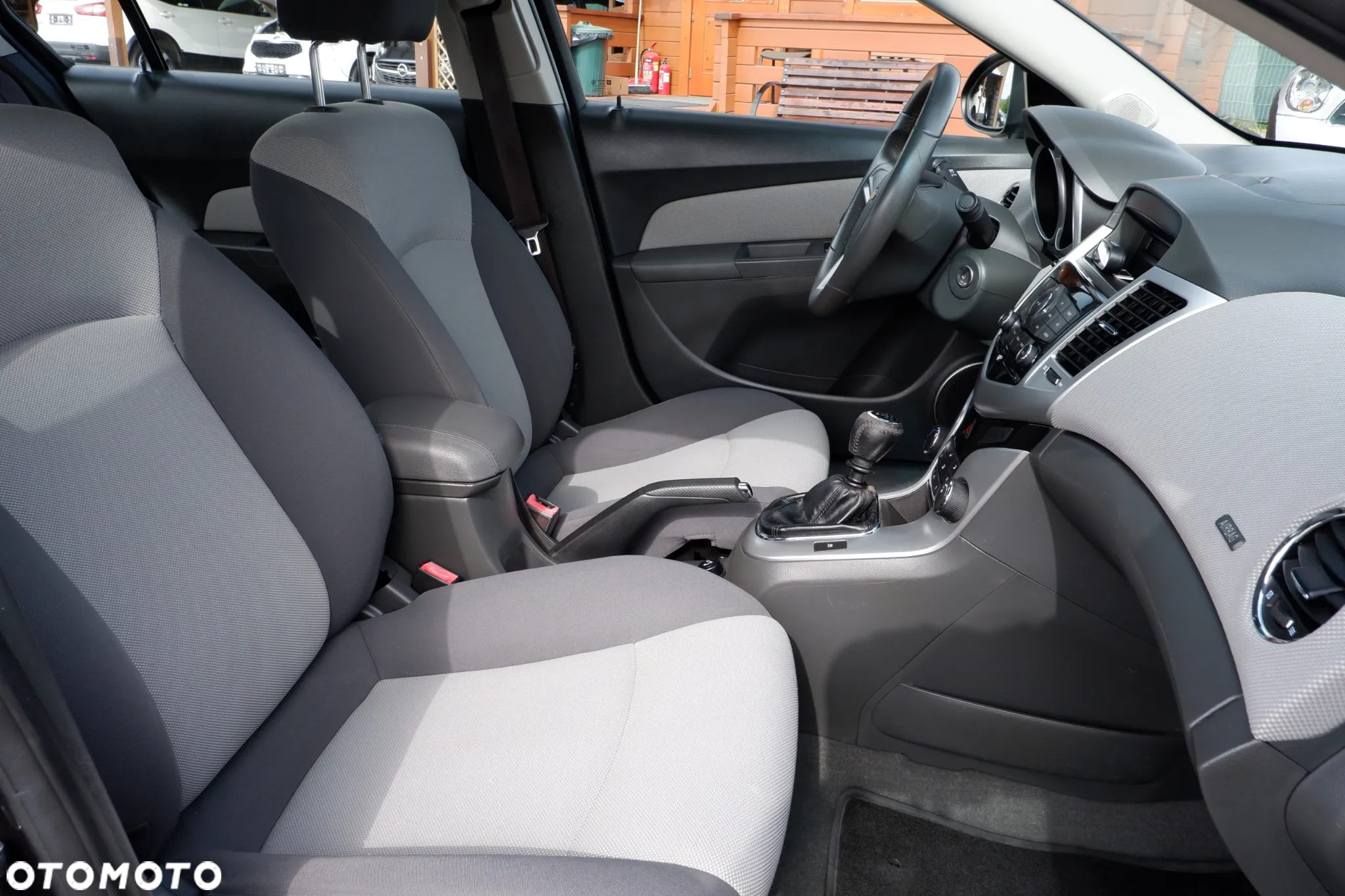 Chevrolet Cruze 1.6 LS - 8