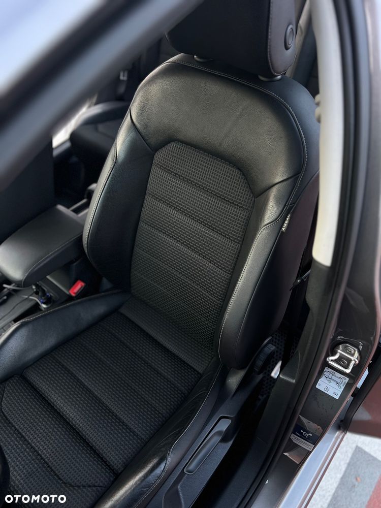 Volkswagen Golf 1.6 TDI Highline DSG - 14