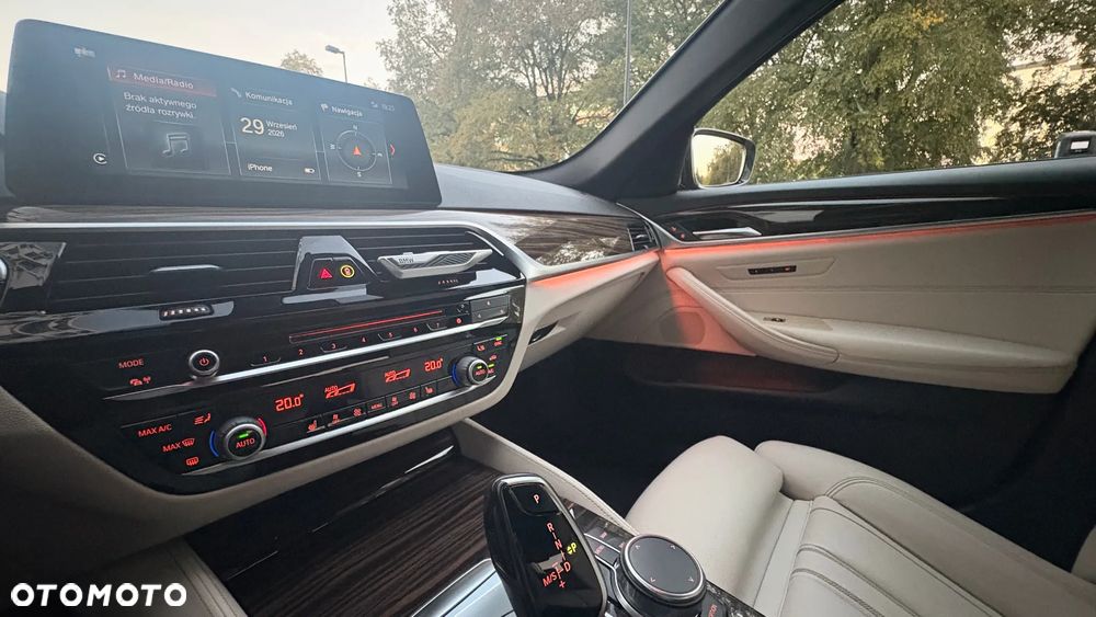 BMW Seria 5 530i xDrive M Sport sport - 17