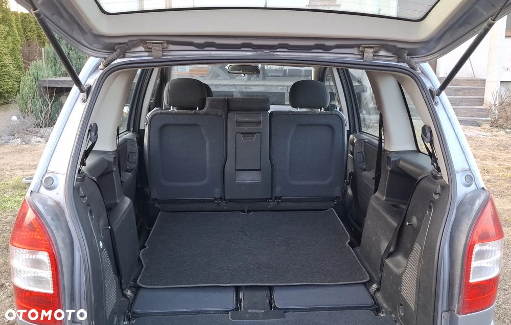 Opel Zafira - 17
